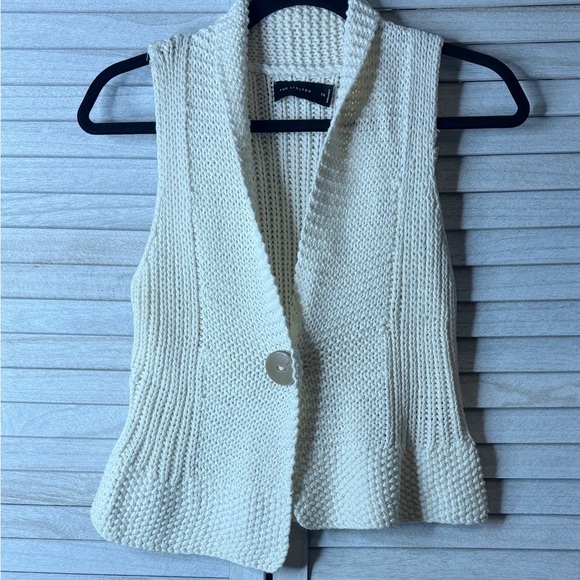 The Limited Ivory Knit Sweater Vest. Excellent Condition. Y2K. Vintage. Chunky - Picture 1 of 6